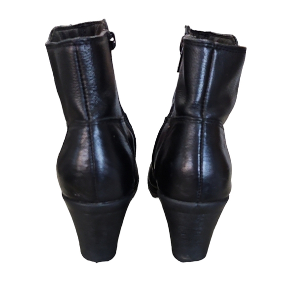 Clarks Bendables Vintage Black Leather Upper Zip Up 2 1/4 in Heel Booties Sz 6.5 - Picture 4 of 8